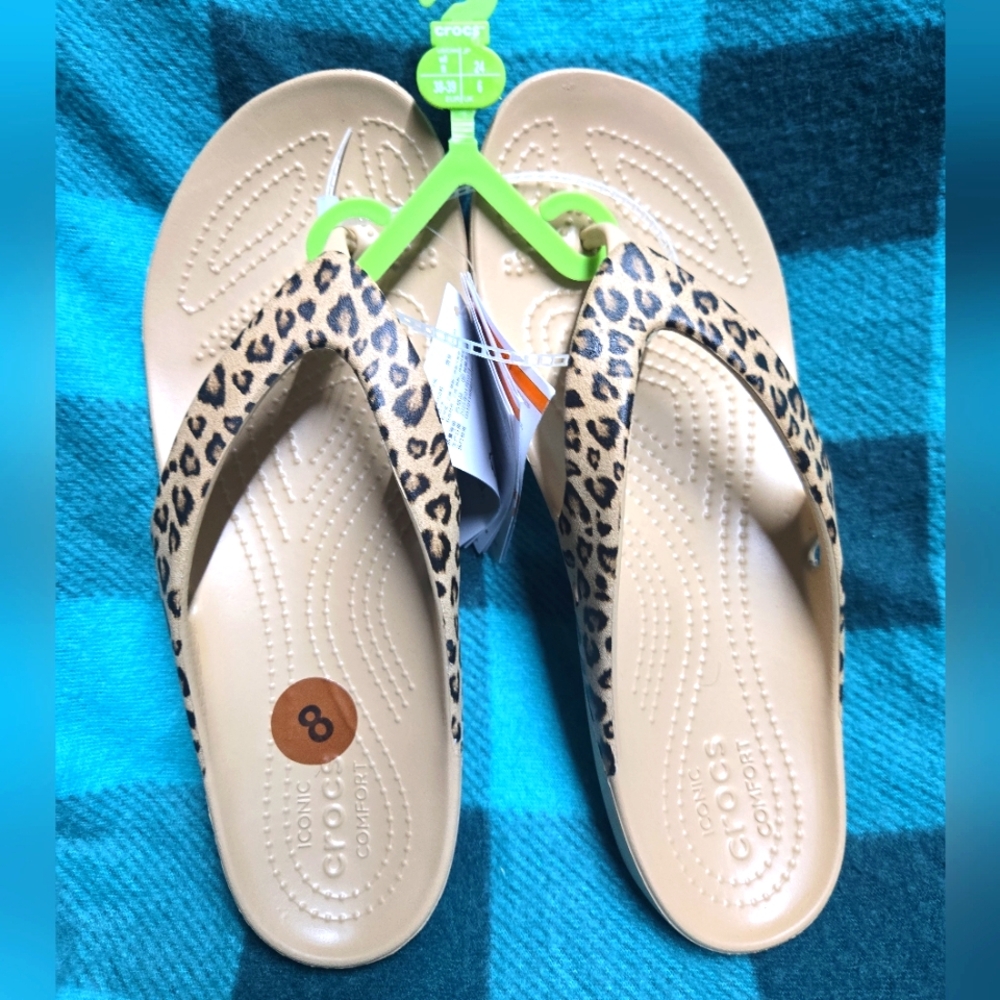 NWT CROCS Kadee II Leopard Flip W